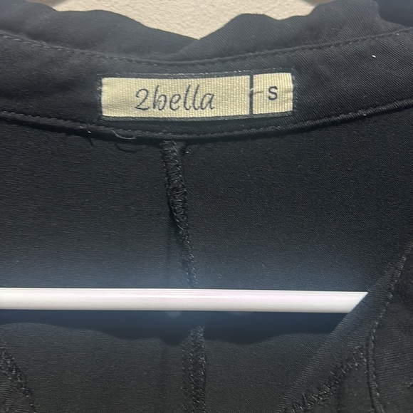 Top - Picture 2 of 3